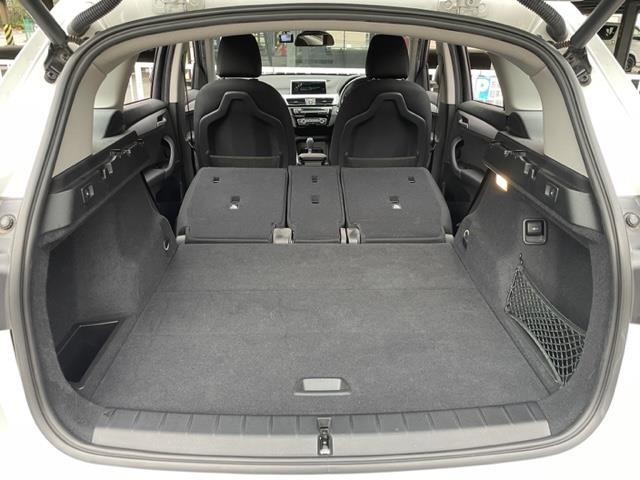 Ｘ１ ｓＤｒｉｖｅ　１８ｉ　純正ナビ　バックカメラ　クリアランスソナー　ＥＴＣ内蔵バックミラー　ドライブレコーダー　オートマチックトランクリッド　インテリジェントセーフティ　純正１７インチＡＷ（26枚目）