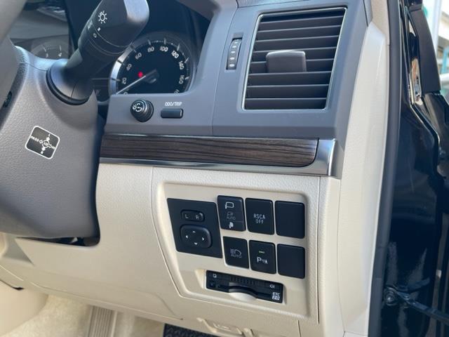 ランドクルーザー ＡＸ　ワンオーナー　純正ナビ　ＤＶＤ／ＣＤ／ＤＶＤ／ＢＲ／ＢＴ　全方位カメラ　クリアランスソナー　ビルトインＥＴＣ２．０　ドライブレコーダー　ブラインドスポットモニター　純正１８インチＡＷ（12枚目）