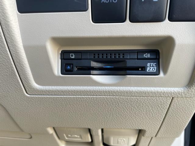 ランドクルーザー ＡＸ　ワンオーナー　純正ナビ　ＤＶＤ／ＣＤ／ＤＶＤ／ＢＲ／ＢＴ　全方位カメラ　クリアランスソナー　ビルトインＥＴＣ２．０　ドライブレコーダー　ブラインドスポットモニター　純正１８インチＡＷ（13枚目）