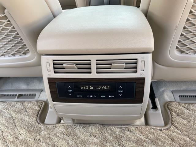 ランドクルーザー ＡＸ　ワンオーナー　純正ナビ　ＤＶＤ／ＣＤ／ＤＶＤ／ＢＲ／ＢＴ　全方位カメラ　クリアランスソナー　ビルトインＥＴＣ２．０　ドライブレコーダー　ブラインドスポットモニター　純正１８インチＡＷ（24枚目）