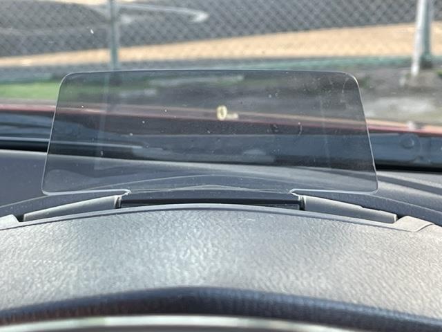 アクセラスポーツ １５Ｓ　プロアクティブ　ワンオーナー　純正ナビ　ＤＴＶ／ＣＤ／ＤＶＤ／ＢＴ　バックカメラ　ヘッドアップディスプレイ　ＥＴＣ　クルーズコントロール　ブラインドスポットモニター　純正１６インチＡＷ　パドルシフト付きステアリング（5枚目）