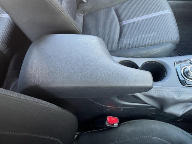 アクセラスポーツ １５Ｓ　プロアクティブ　ワンオーナー　純正ナビ　ＤＴＶ／ＣＤ／ＤＶＤ／ＢＴ　バックカメラ　ヘッドアップディスプレイ　ＥＴＣ　クルーズコントロール　ブラインドスポットモニター　純正１６インチＡＷ　パドルシフト付きステアリング（12枚目）