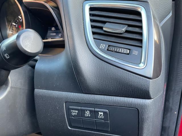 アクセラスポーツ １５Ｓ　プロアクティブ　ワンオーナー　純正ナビ　ＤＴＶ／ＣＤ／ＤＶＤ／ＢＴ　バックカメラ　ヘッドアップディスプレイ　ＥＴＣ　クルーズコントロール　ブラインドスポットモニター　純正１６インチＡＷ　パドルシフト付きステアリング（13枚目）