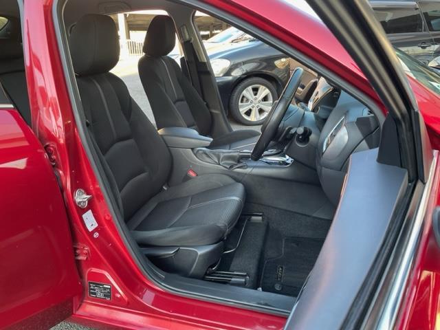 アクセラスポーツ １５Ｓ　プロアクティブ　ワンオーナー　純正ナビ　ＤＴＶ／ＣＤ／ＤＶＤ／ＢＴ　バックカメラ　ヘッドアップディスプレイ　ＥＴＣ　クルーズコントロール　ブラインドスポットモニター　純正１６インチＡＷ　パドルシフト付きステアリング（16枚目）