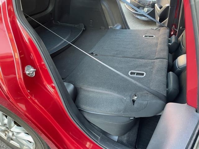 アクセラスポーツ １５Ｓ　プロアクティブ　ワンオーナー　純正ナビ　ＤＴＶ／ＣＤ／ＤＶＤ／ＢＴ　バックカメラ　ヘッドアップディスプレイ　ＥＴＣ　クルーズコントロール　ブラインドスポットモニター　純正１６インチＡＷ　パドルシフト付きステアリング（22枚目）