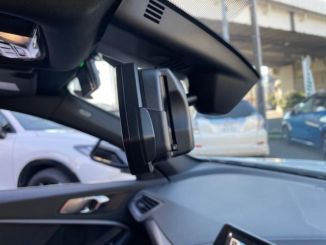 １シリーズ １１８ｄ　Ｍスポーツ　エディションジョイ＋　ワンオーナー　純正ナビ　バックカメラ　クリアランスソナー　ハーフレザーシート　Ｄ席パワーシート　オートマチックトランクリッド　ＥＴＣ内蔵バックミラー　純正１８インチＡＷ　スマートキー×２（8枚目）