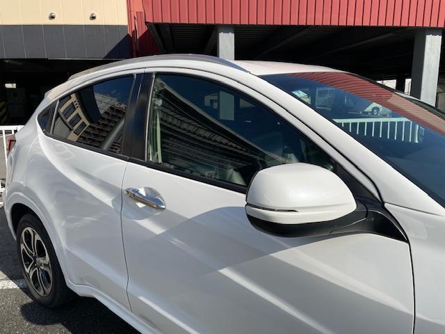 ヴェゼル ハイブリッドＺ　純正インターナビ　ＤＴＶ／ＣＤ／ＤＶＤ／ＵＳＢ／ＨＤＭＩ／ＢＴ　バックカメラ　レザーシート　シートヒーター　シティーブレーキアクティブシステム　ビルトインＥＴＣ　前後ドライブレコーダー　スマートキー（36枚目）