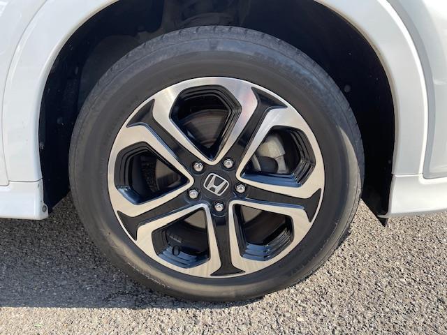 ヴェゼル ハイブリッドＺ　純正インターナビ　ＤＴＶ／ＣＤ／ＤＶＤ／ＵＳＢ／ＨＤＭＩ／ＢＴ　バックカメラ　レザーシート　シートヒーター　シティーブレーキアクティブシステム　ビルトインＥＴＣ　前後ドライブレコーダー　スマートキー（39枚目）