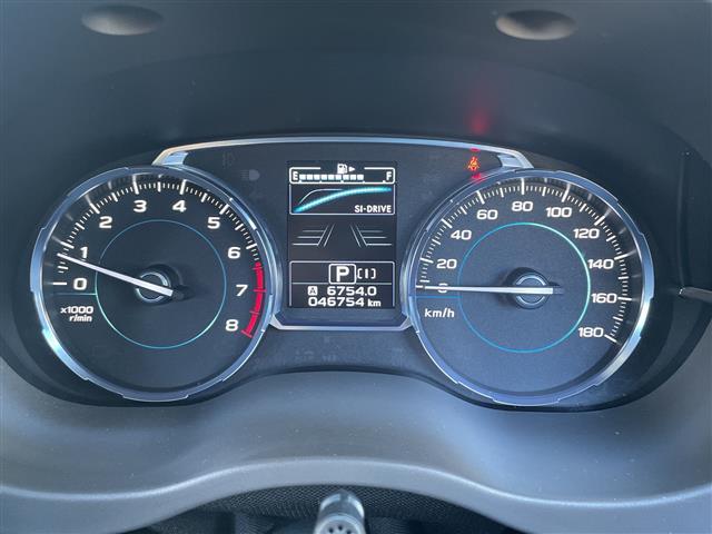 フォレスター Ｓ－リミテッド　ワンオーナー　純正メモリーナビ　ＤＴＶ／ＳＤ／ＣＤ／ＤＶＤ／ＢＴ　バックカメラ　アイサイトＶｅｒ．３　アイドリングストップ　ＥＴＣ　ハーフレザーシート　全席シートヒーター　前席パワーシート（4枚目）