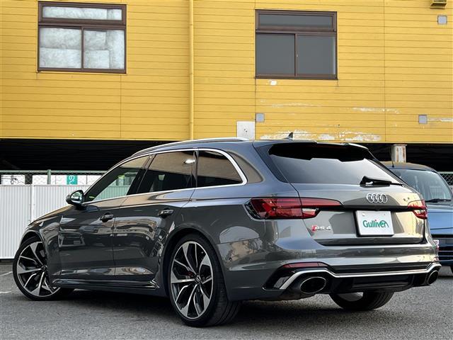 アウディ ＲＳ４アバント