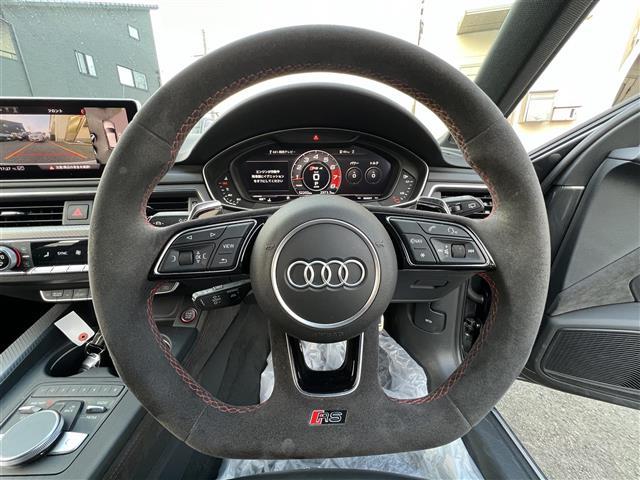 アウディ ＲＳ４アバント