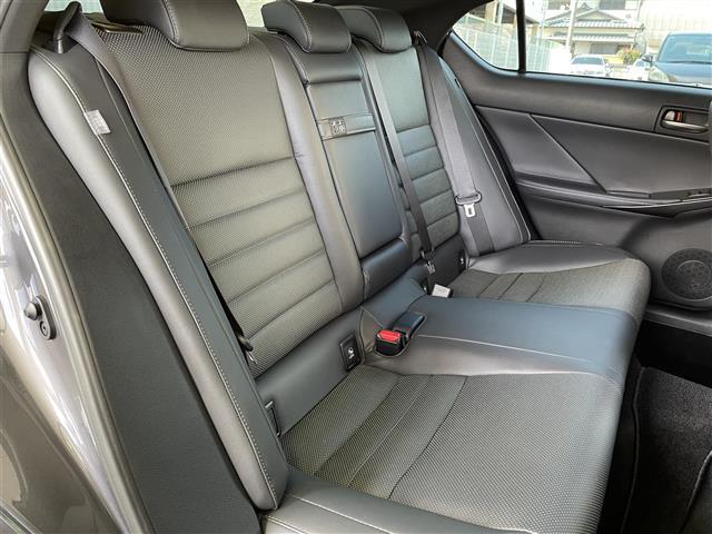 修復歴※などしっかり表記で安心をご提供！※当社基準による調査の結果、修復歴車と判断された車両は一部店舗を除き、販売を行なっておりません。万一、納車時に修復歴があった場合にはご契約の解除等に応じます。