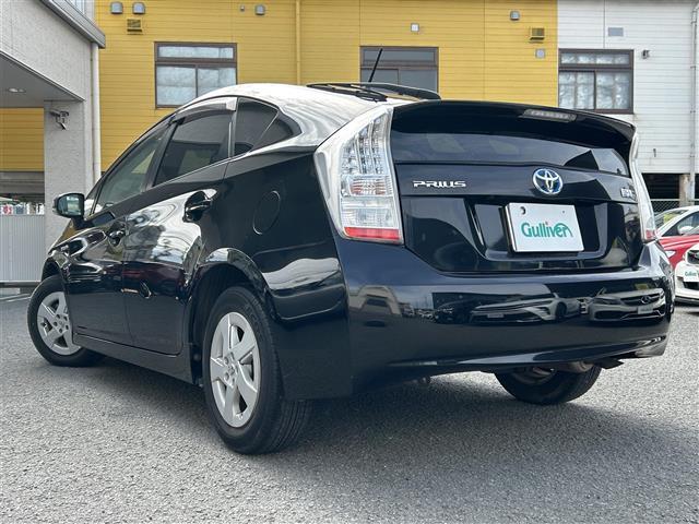 プリウス Ｓ　ディーラー純正ナビ／ＥＴＣ（4枚目）