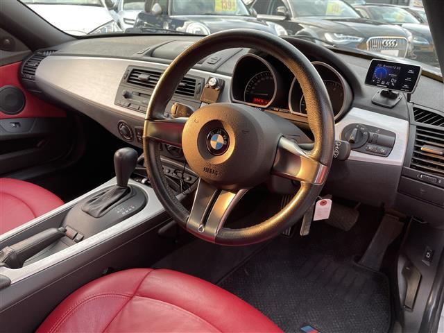 Z4 ロードスター2.5i 赤レザーシート/社外18インチアルミ/社外マフラー(5枚目)