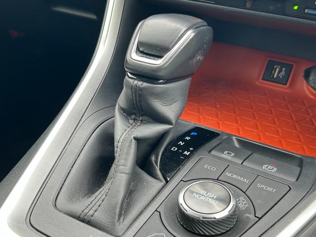 RAV4 アドベンチャー ワンオーナー/モデリスタジャオスフルエアロ/メーカーナビ/バックカメラ/デジタルインナーミラー/ステアリングヒーター/ETC(8枚目)