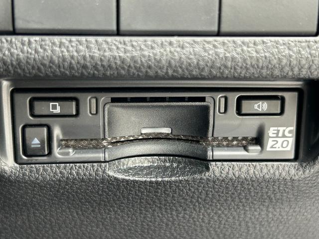 RAV4 アドベンチャー ワンオーナー/モデリスタジャオスフルエアロ/メーカーナビ/バックカメラ/デジタルインナーミラー/ステアリングヒーター/ETC(14枚目)