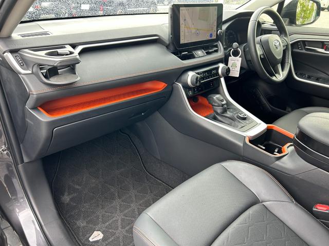 RAV4 アドベンチャー ワンオーナー/モデリスタジャオスフルエアロ/メーカーナビ/バックカメラ/デジタルインナーミラー/ステアリングヒーター/ETC(24枚目)