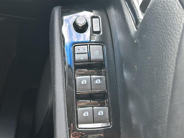 アルファード ２．５Ｓ　ＡＬＰＩＮＥナビ／フリップダウンモニター／バックカメラ／両側パワースライドドア／シートカバー／バックカメラ／クリアランスソナー／ドライブレコーダー／ＥＴＣ（14枚目）