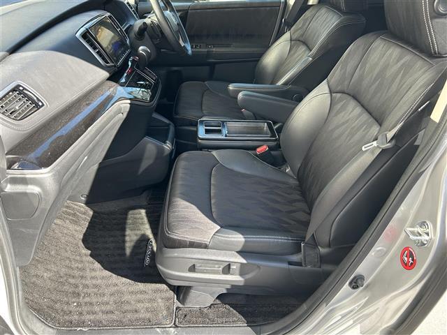 オデッセイ アブソルート・EXホンダセンジング 純正メーカーナビ/両側パワースライドドア/レーンキープ/レーダークルーズコントロール/コーナーセンサー/横滑り防止/ETC2.0/ステアリングスイッチ/ブラインドスポットモニター/360度カメラ(25枚目)