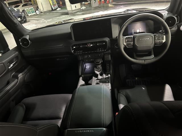 ランドクルーザー２５０ ＶＸ　ワンオーナー／サンルーフ／バックカメラ／デジタルインナーミラー／クリアランスソナー／ステアリングヒーター（2枚目）