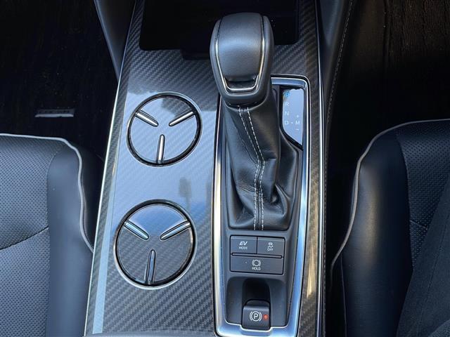 クラウンハイブリッド ＲＳアドバンス　メーカーナビ／バックカメラ／黒レザーシート／シートヒーター／シートベンチレーション／Ｂｌｕｅｔｏｏｔｈ／クルーズコントロール／パーキングサポート／ステアリングヒーター／純正フロアマット／ＥＴＣ（15枚目）