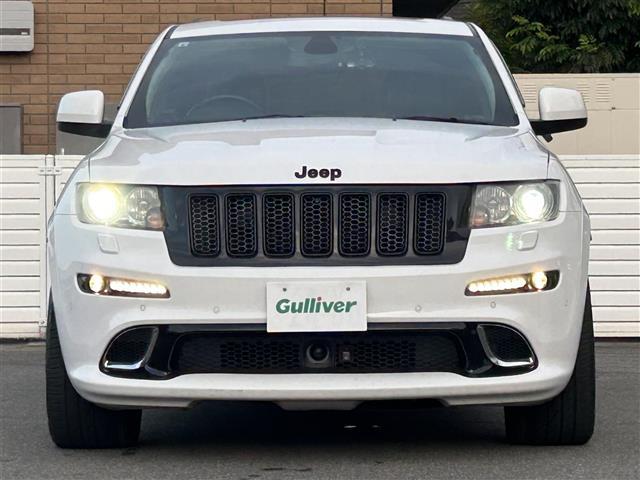 ジープ・グランドチェロキー ＳＲＴ８　ＨＤＤナビ　Ｂｌｕｅｔｏｏｔｈ　フルセグテレビ　バックカメラ　サンルーフ　ブレンボ製ブレーキキャリパー　ステアリングヒーター　シートヒーター　シートクーラー　電動シート　ＥＴＣ　純正２０インチアルミ（33枚目）
