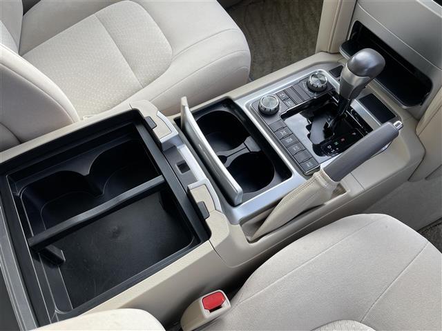 ランドクルーザー AX トヨタセーフティセンス ワンオーナー モデリスタエアロ 純正SDナビ フルセグ バックカメラ スマートキー×2 LEDヘッドランプ プッシュスタート 社外セキュリティ Wエアバッグ(19枚目)