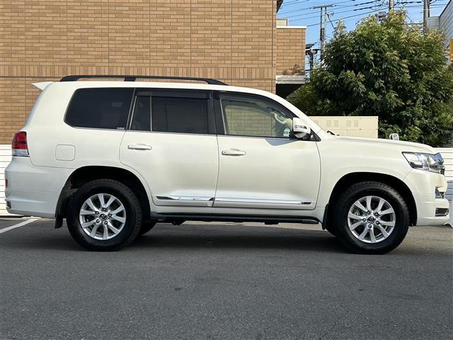 ランドクルーザー AX トヨタセーフティセンス ワンオーナー モデリスタエアロ 純正SDナビ フルセグ バックカメラ スマートキー×2 LEDヘッドランプ プッシュスタート 社外セキュリティ Wエアバッグ(32枚目)