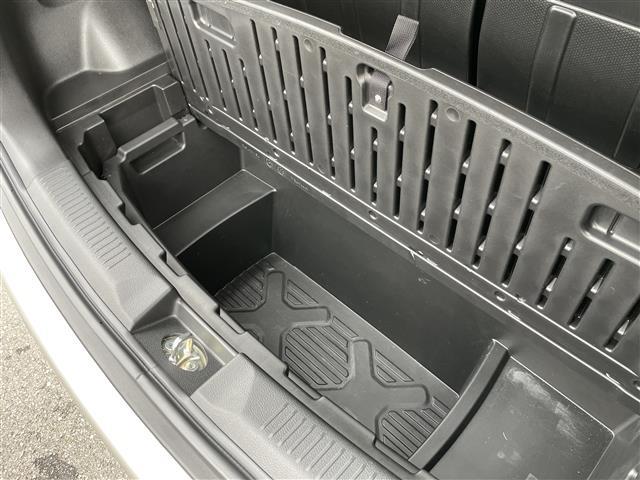 クロスビー ハイブリッドＭＺ　☆純正ＳＤナビ（ＤＶＤ／ＢＴ接続）☆フルセグテレビ☆ＵＳＢ入力端子☆ビルトインＥＴＣ☆クルーズコントロール（追従走行あり）☆全方位カメラ☆横滑り防止装置☆レーンアシスト☆車線維持支援（28枚目）