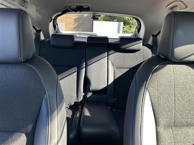 ヴェゼル e:HEV Z パワーバックドア LEDヘッドライト パドルシフト 両前席シートヒーター 追従付きクルーズコントロール ワイヤレス充電 ステアリングヒーター ステアリングリモコン ワイヤレススマホ充電 スペアキーx1(21枚目)