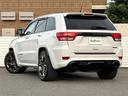 ＳＲＴ８　ＨＤＤナビ　Ｂｌｕｅｔｏｏｔｈ　フルセグテレビ　バックカメラ　サンルーフ　ブレンボ製ブレーキキャリパー　ステアリングヒーター　シートヒーター　シートクーラー　電動シート　ＥＴＣ　純正２０インチアルミ（43枚目）