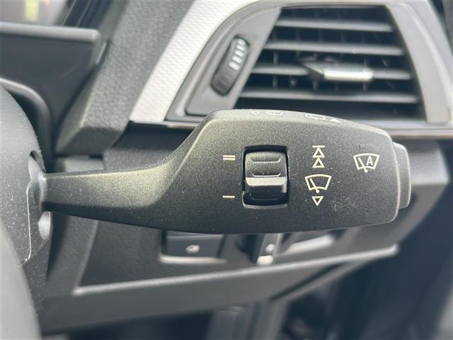 1シリーズ 116i Mスポーツ 純正ナビ(CD、DVD)/ETC/純正アルミ/ターボ/スペアキー/クルーズコントロール/フロアマット/LEDヘッド/取扱説明書/MTモード付AT(11枚目)