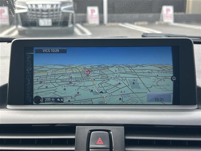 1シリーズ 116i Mスポーツ 純正ナビ(CD、DVD)/ETC/純正アルミ/ターボ/スペアキー/クルーズコントロール/フロアマット/LEDヘッド/取扱説明書/MTモード付AT(18枚目)