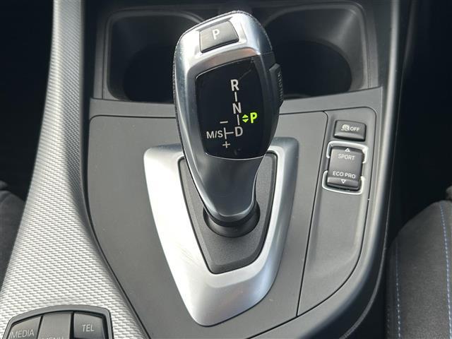 1シリーズ 116i Mスポーツ 純正ナビ(CD、DVD)/ETC/純正アルミ/ターボ/スペアキー/クルーズコントロール/フロアマット/LEDヘッド/取扱説明書/MTモード付AT(20枚目)