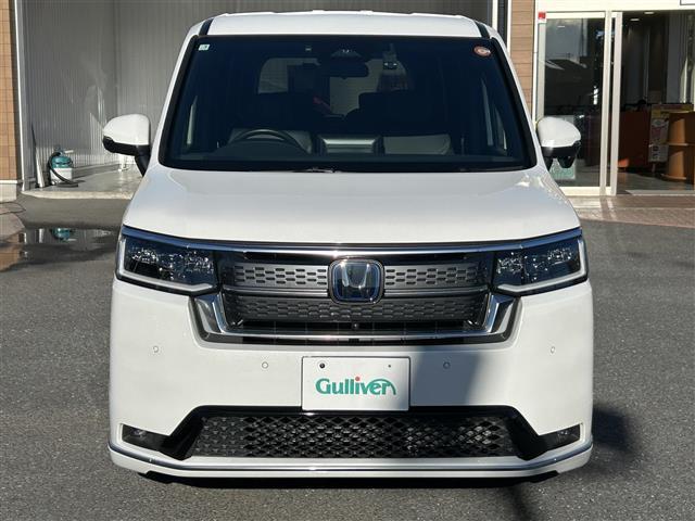 ステップワゴン e:HEVスパーダ プレミアムライン 純正ナビ(Bluetooth、CD、DVD、フルセグTV)/全方位カメラ/ETC/前後ドラレコ/USB入力端子/シートヒーター(二列目まで)/両側パワスラ/クリアランスソナー/電動リアゲート(3枚目)