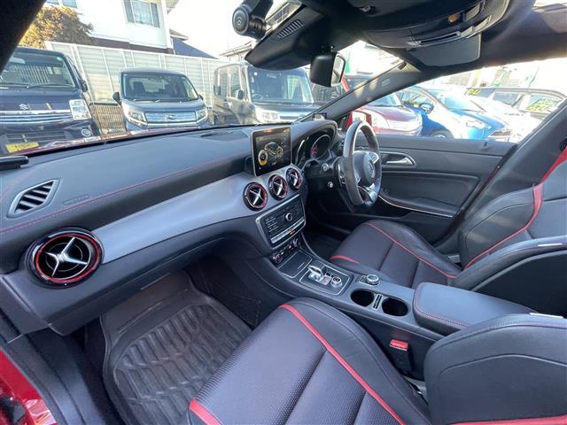 CLAクラス CLA45 4マチック パノラミックスライディングルーフAMGスカッフプレートBSM純正ドラレコメモリナビフルセグテレビバックカメラウィンカーミラープッシュスタートAMGブレーキパット前席パワーシート(メモリー機能付き)(31枚目)