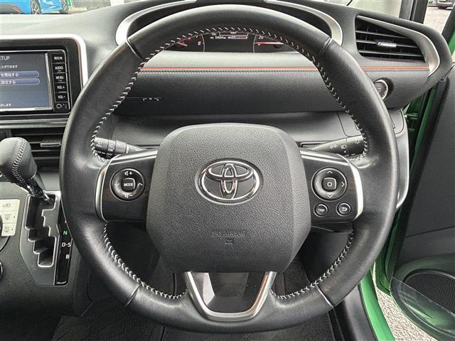 シエンタ G 純正ナビ(Bluetooth、CD、DVD、TV)/バックカメラ/ETC/前後ドラレコ/ワンオーナー/スペアキー1本/両側パワスラ/純正フロアマット/保証書/取扱説明書/ナビ取扱説明書/三列シート(9枚目)