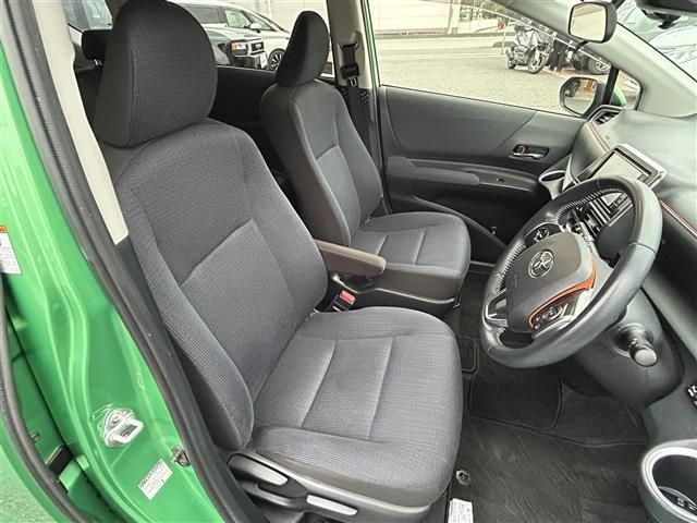 シエンタ G 純正ナビ(Bluetooth、CD、DVD、TV)/バックカメラ/ETC/前後ドラレコ/ワンオーナー/スペアキー1本/両側パワスラ/純正フロアマット/保証書/取扱説明書/ナビ取扱説明書/三列シート(29枚目)