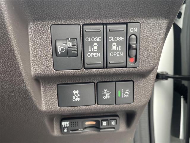 フリード Ｇ・ホンダセンシング　社外ナビ（Ｂｌｕｅｔｏｏｔｈ、ＣＤ、ＤＶＤ、フルセグＴＶ）／バックカメラ／ＥＴＣ／前ドラレコ／スペアキー／両側パワスラ／追従走行有クルコン／純正フロアマット／社外アルミ／ＬＥＤヘッド／ＵＳＢ入力端子（16枚目）