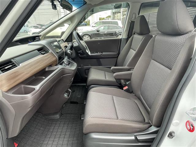 フリード Ｇ・ホンダセンシング　社外ナビ（Ｂｌｕｅｔｏｏｔｈ、ＣＤ、ＤＶＤ、フルセグＴＶ）／バックカメラ／ＥＴＣ／前ドラレコ／スペアキー／両側パワスラ／追従走行有クルコン／純正フロアマット／社外アルミ／ＬＥＤヘッド／ＵＳＢ入力端子（24枚目）