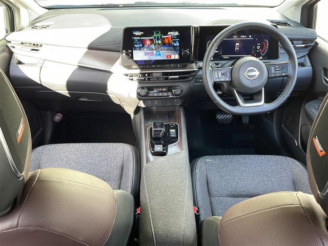オーラ Ｇ　ワンオーナー　純正メモリナビ・ＦＭ／ＡＭ／Ｂｌｕｅｔｏｏｔｈ・フルセグテレビ　ＥＴＣ２．０　全周囲カメラ　バックカメラ　デジタルインナーミラー　ワイヤレス充電器　革巻きステアリング（2枚目）