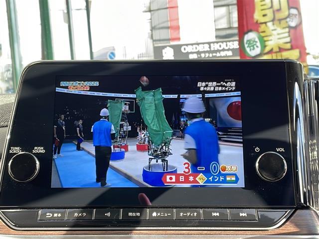 オーラ Ｇ　ワンオーナー　純正メモリナビ・ＦＭ／ＡＭ／Ｂｌｕｅｔｏｏｔｈ・フルセグテレビ　ＥＴＣ２．０　全周囲カメラ　バックカメラ　デジタルインナーミラー　ワイヤレス充電器　革巻きステアリング（7枚目）
