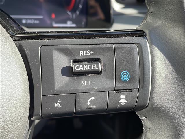 オーラ Ｇ　ワンオーナー　純正メモリナビ・ＦＭ／ＡＭ／Ｂｌｕｅｔｏｏｔｈ・フルセグテレビ　ＥＴＣ２．０　全周囲カメラ　バックカメラ　デジタルインナーミラー　ワイヤレス充電器　革巻きステアリング（11枚目）