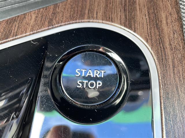 オーラ Ｇ　ワンオーナー　純正メモリナビ・ＦＭ／ＡＭ／Ｂｌｕｅｔｏｏｔｈ・フルセグテレビ　ＥＴＣ２．０　全周囲カメラ　バックカメラ　デジタルインナーミラー　ワイヤレス充電器　革巻きステアリング（14枚目）