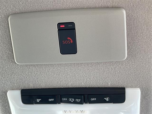 オーラ Ｇ　ワンオーナー　純正メモリナビ・ＦＭ／ＡＭ／Ｂｌｕｅｔｏｏｔｈ・フルセグテレビ　ＥＴＣ２．０　全周囲カメラ　バックカメラ　デジタルインナーミラー　ワイヤレス充電器　革巻きステアリング（21枚目）
