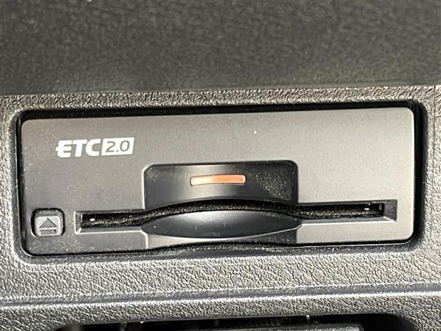 オーラ Ｇ　ワンオーナー　純正メモリナビ・ＦＭ／ＡＭ／Ｂｌｕｅｔｏｏｔｈ・フルセグテレビ　ＥＴＣ２．０　全周囲カメラ　バックカメラ　デジタルインナーミラー　ワイヤレス充電器　革巻きステアリング（23枚目）
