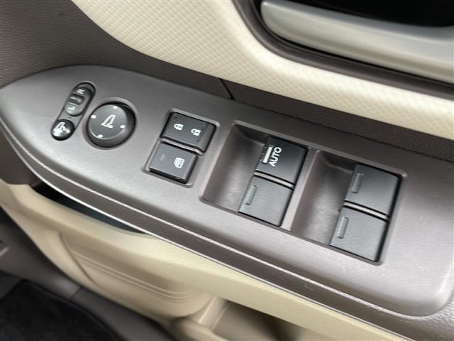 Ｎ－ＢＯＸ Ｇ・ＥＸホンダセンシング　純正メモリナビ（ＶＸＭ－１８４ＶＦｉ）・ＤＶＤ／ＣＤ／ＦＭ／ＡＭ／Ｂｌｕｅｔｏｏｔｈ・フルセグテレビ　ＥＴＣ　前後ドライブレコーダー　バックカメラ　衝突軽減ブレーキ　レーンキープアシスト（18枚目）