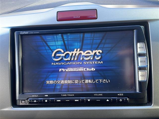 フリード G エアロ 純正メモリナビ AM/FM/CD/DVD/Bluetooth フルセグテレビ フリップダウンモニター バックカメラ ビルトインETC 横滑り防止装置 盗難防止装置 片側パワースライドドア ドアバイザー(3枚目)