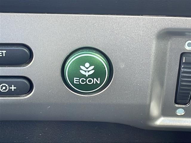 フリード G エアロ 純正メモリナビ AM/FM/CD/DVD/Bluetooth フルセグテレビ フリップダウンモニター バックカメラ ビルトインETC 横滑り防止装置 盗難防止装置 片側パワースライドドア ドアバイザー(21枚目)