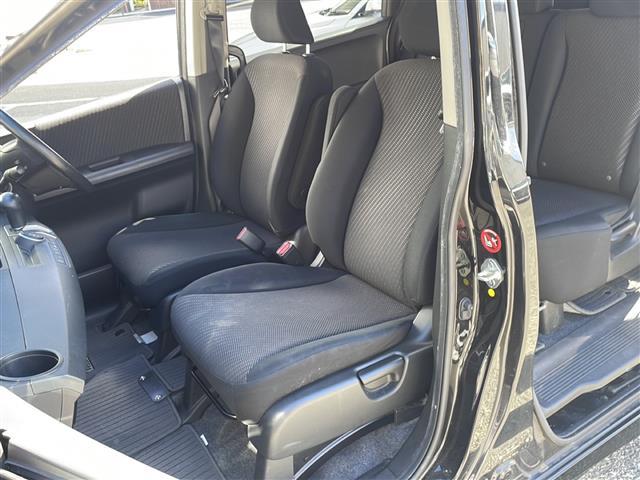 フリード G エアロ 純正メモリナビ AM/FM/CD/DVD/Bluetooth フルセグテレビ フリップダウンモニター バックカメラ ビルトインETC 横滑り防止装置 盗難防止装置 片側パワースライドドア ドアバイザー(29枚目)